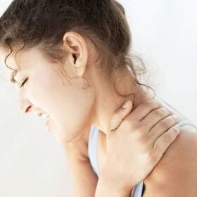 Intense pain in cervical spine osteochondrosis